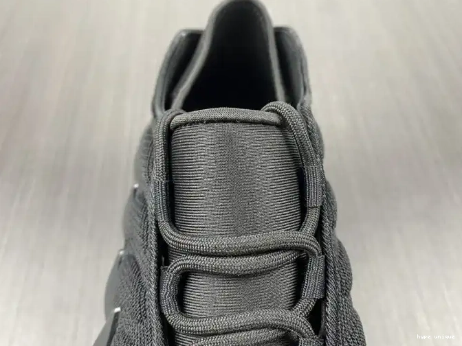 hype 400 YEEZY ADIDAS H68032 0525